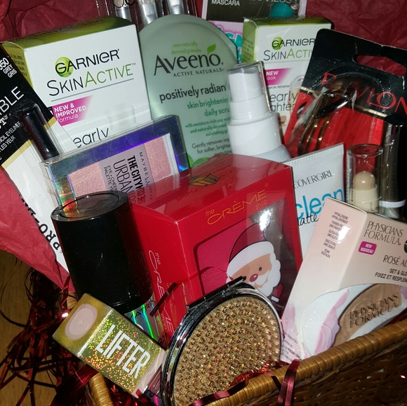 You Glow Girl Beauty Basket - Picture 3 of 13